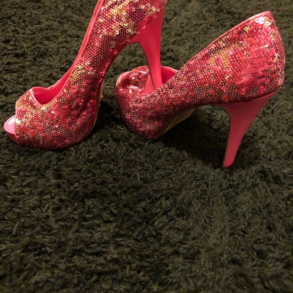 High Heels - Picture 2 of 4